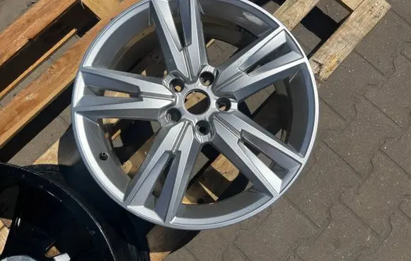Seat Ateca R18 alloy rim 575601025G