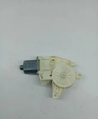 Mercedes-Benz C W204 Front door window regulator motor A2048200142 0130822503