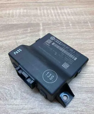 Audi A4 S4 B8 8K Gateway control module 8R0907468A