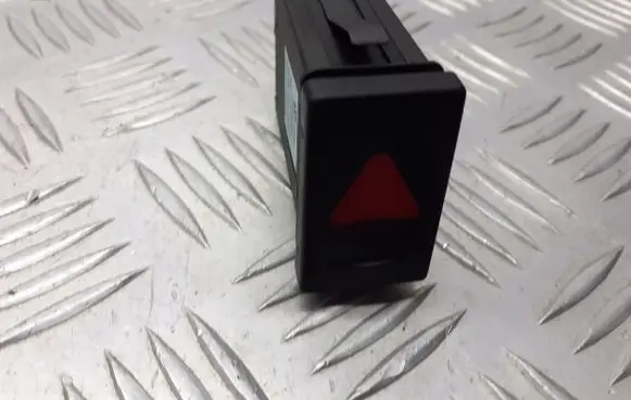 Volkswagen PASSAT B5.5 Hazard light switch 3B0953235D