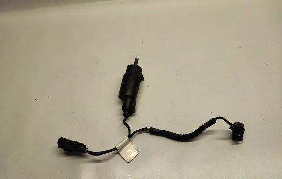 Chevrolet Camaro Windscreen/windshield washer pump 13508971 ELA16935AA