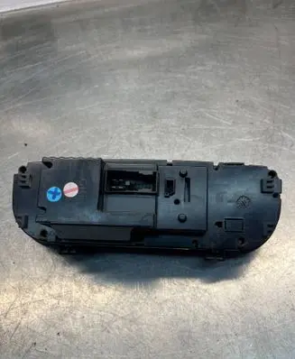 Mercedes-Benz C W203 Climate control unit 2038300985