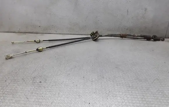 Gear shift cable linkage