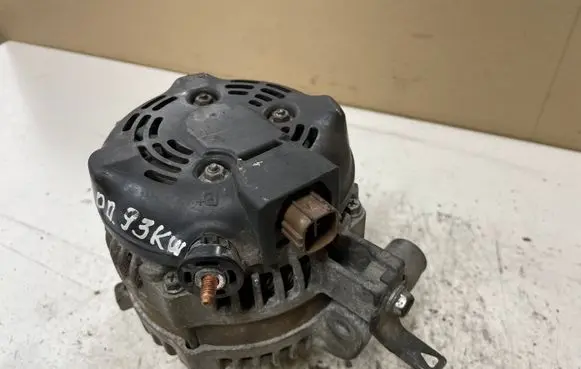 Toyota Avensis T270 Generator/alternator 270600G021 1042104591 31060