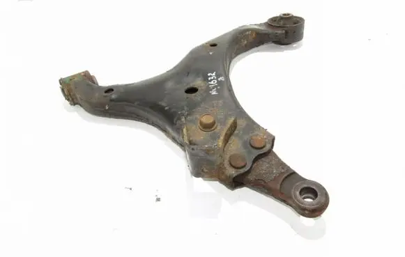 KIA Carens II Front lower control arm/wishbone
