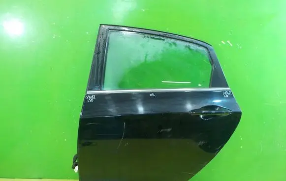 Hyundai i30 Rear door XP182