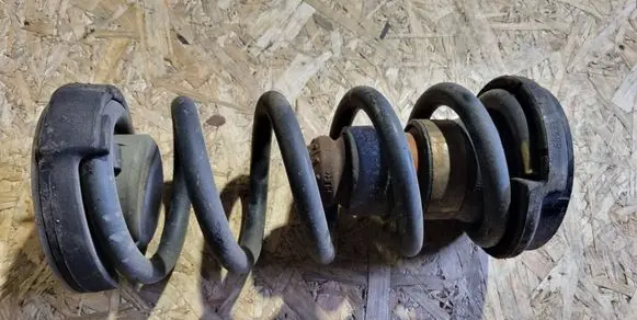 Chrysler Pacifica Rear coil spring P68231026AA 1026AA