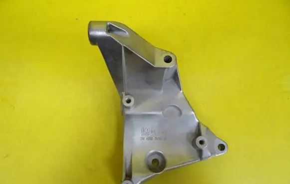 Opel Zafira A Engine mounting bracket 24459840