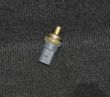 Volkswagen Eos Oil temperature sensor 06A919501A