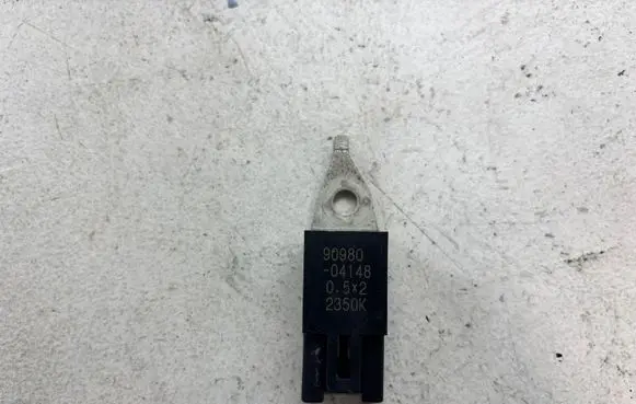 Toyota Yaris Other relay 90980 04148 2350K