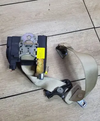 Mercedes-Benz S W221 Front seatbelt E040670 A2218601185