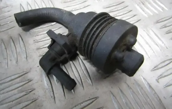 BMW 5 E39 Valve vacuum 1748875 02592-030