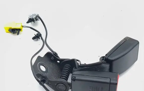 Jaguar F-Pace Middle seatbelt buckle (rear) HK83613K21AC8PVJ 631972900C