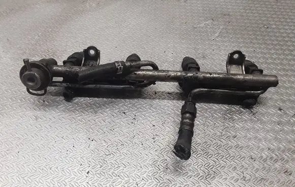 Audi A4 S4 B5 8D Fuel injectors set 058133681