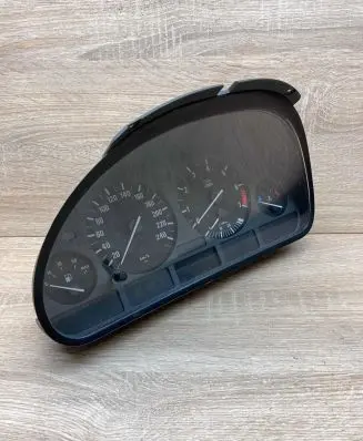 BMW 5 E39 Speedometer (instrument cluster) 8375669 110008735 031