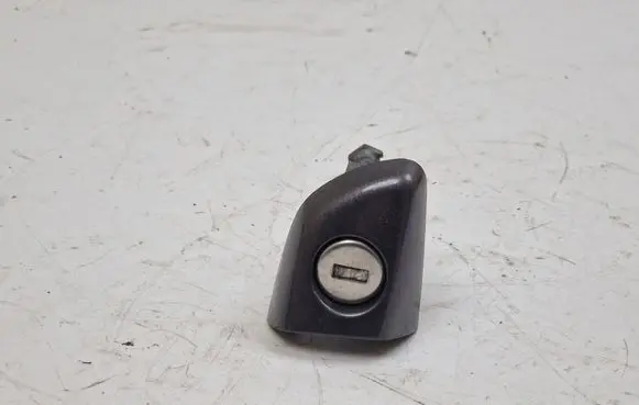 Peugeot 308 Front door lock (next to the handle) ZNA14CU1