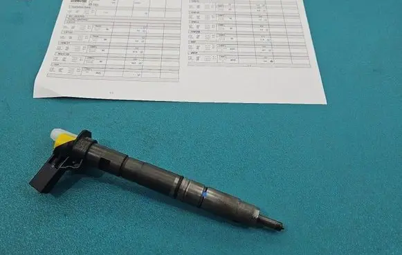 Audi A4 S4 B8 8K Fuel injector 0445116030 IMPRK1557141