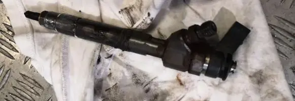 Mercedes-Benz B W245 Fuel injector a6400700787