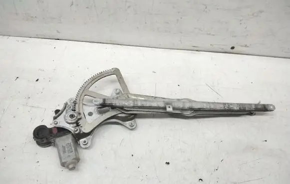 Toyota RAV 4 (XA20) Front door window regulator with motor 8571042070