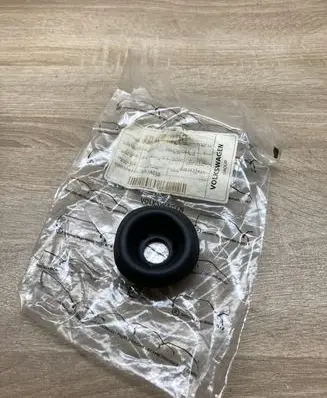 Volkswagen PASSAT B6 Oil level dip stick 03G103638A