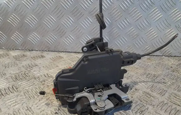 Volkswagen Golf VI Rear door lock 7L0839016D 991610300 070909