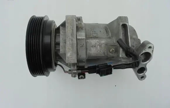 Nissan Pulsar Air conditioning (A/C) compressor (pump) 926003VC6B