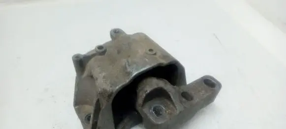 Volkswagen Touran I Engine mount bracket 1K0199262
