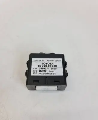 Toyota Avensis T250 Light module LCM 8996005030 74EU3045694 3560016825