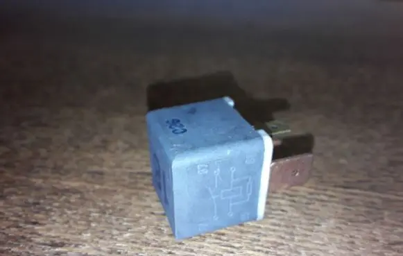 Volkswagen PASSAT B4 Other relay 191937503