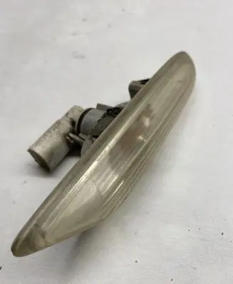 BMW 1 E81 E87 Front fender indicator light 9186869