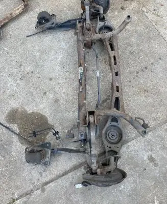 Volkswagen Golf VI Rear axle beam 
