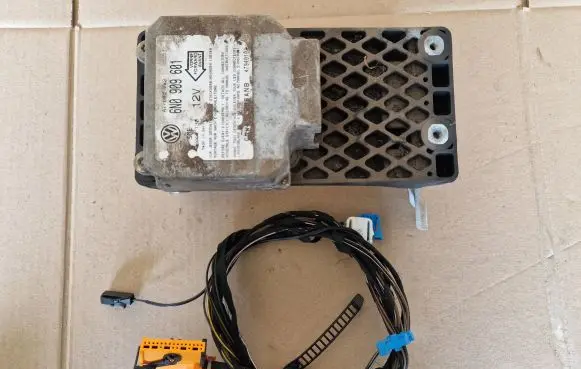 Volkswagen PASSAT B4 Airbag control unit/module 701972515 6N0909601 701972518