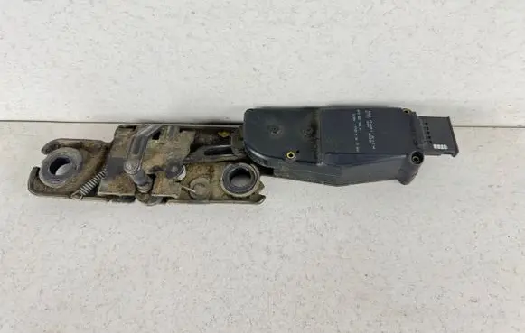 Audi A6 S6 C6 4F Tailgate/trunk/boot lift motor 4F9827383A