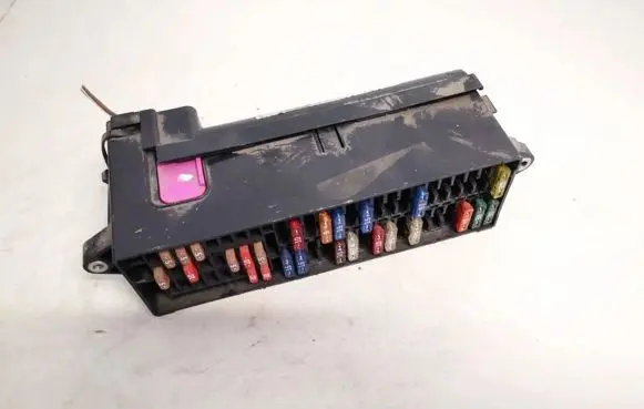 Volkswagen Touran I Fuse box set 1t1970099 1t1970170