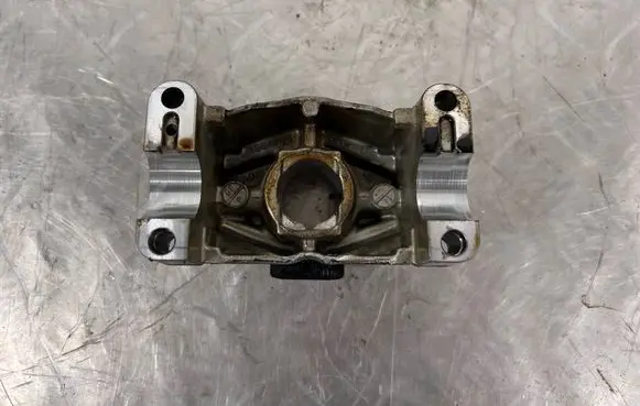 BMW X5M E70 Other cylinder head part 7567866