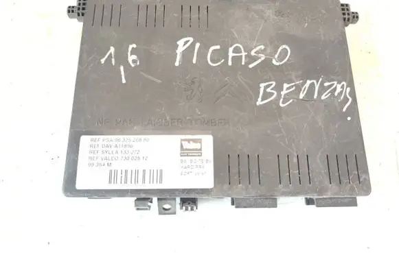 Citroen Xsara Picasso Fuse module 9632526880 73002512 A11896