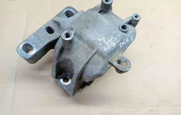 Skoda Octavia Mk2 (1Z) Engine mount bracket 1K0199262C
