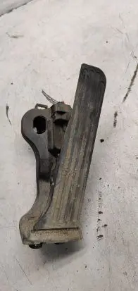 Volkswagen PASSAT B6 Accelerator throttle pedal 1K1721503L 6PV00860000