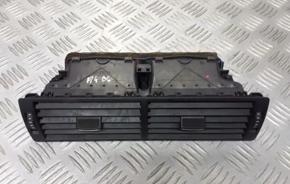 Audi A4 S4 B6 8E 8H Dashboard air vent grill cover trim 8E0820951H