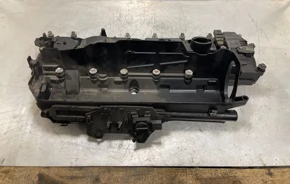 BMW 5 E60 E61 Rocker cam cover 7789395