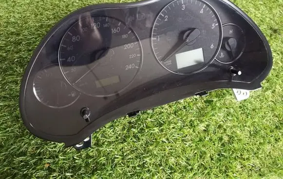 Toyota Avensis T250 Speedometer (instrument cluster) 8380005000 MB2574305297