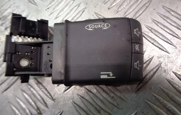 Renault Megane II Head unit multimedia control 8200103769