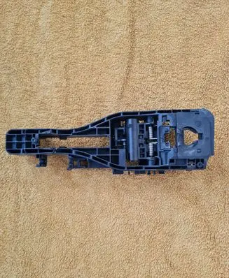 Rear door exterior handle/bracket