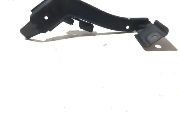 BMW 5 E60 E61 Fender mounting bracket 7060814