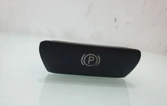 Volvo XC90 Hand brake release handle 8683963