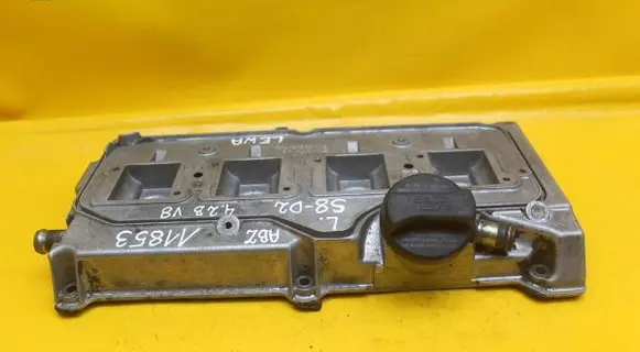 Audi A8 S8 D2 4D Rocker cam cover 077103471F