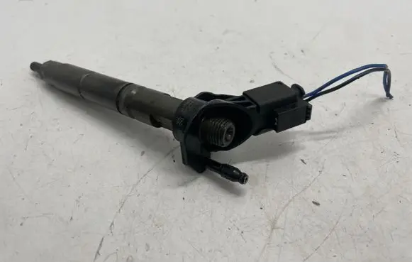 Mercedes-Benz R W251 Fuel injector 0986435