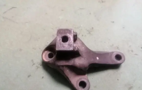 Ford Focus Gear shift cable bracket 3M517M125