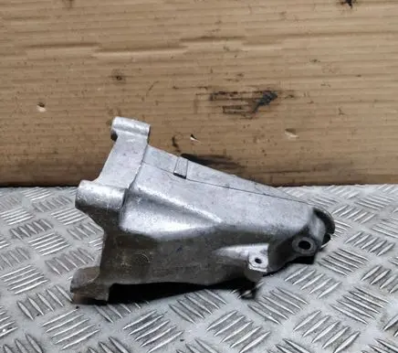 Mercedes-Benz C W205 Engine mounting bracket A2742234304