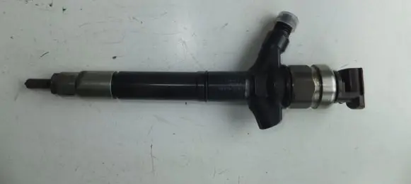 Toyota Land Cruiser (J200) Fuel injector 2367051020